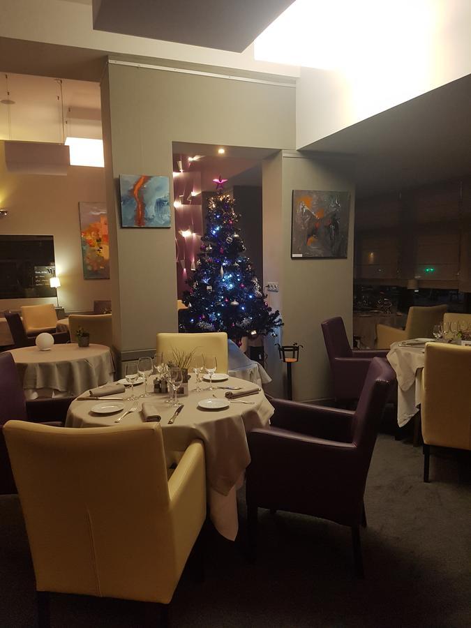 Logis - Hotel Du Nord Et Restaurant La Table D'Elisa كومبيينْيِ المظهر الخارجي الصورة