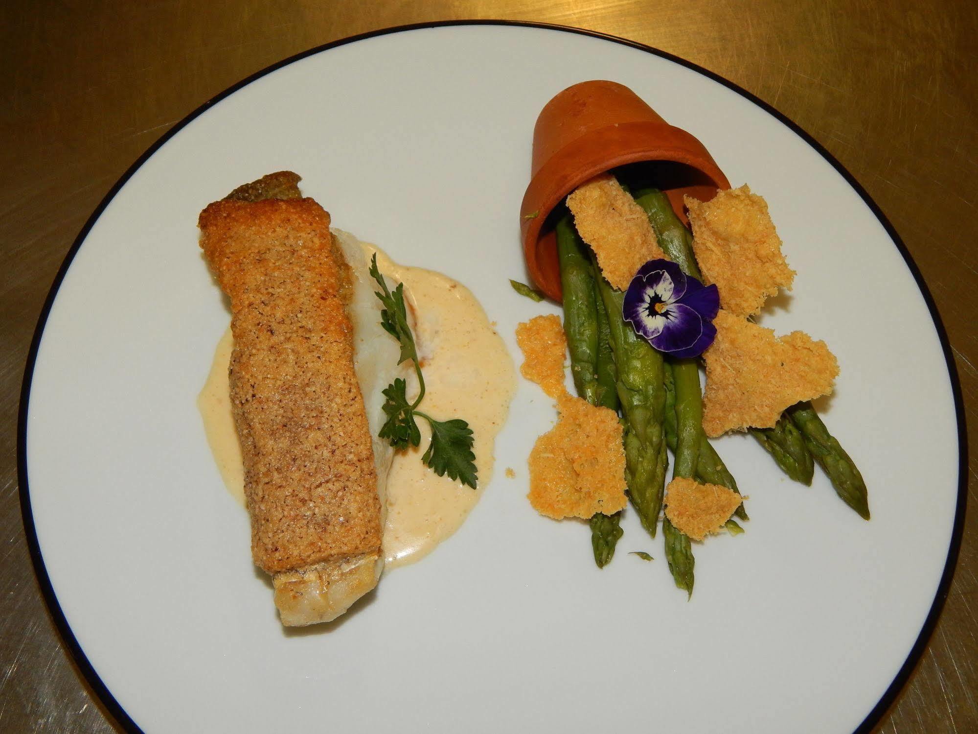 Logis - Hotel Du Nord Et Restaurant La Table D'Elisa كومبيينْيِ المظهر الخارجي الصورة